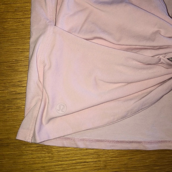 Lululemon twist it tank 4 - Picture 2 of 7